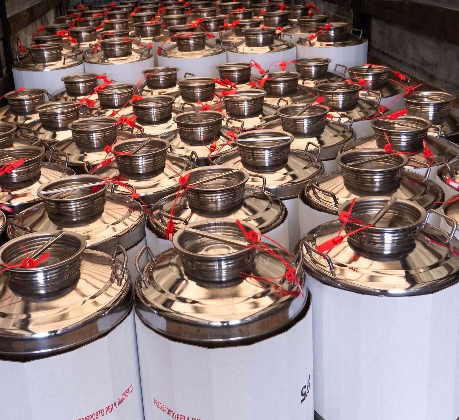 Industrial metal drums for bulk lavender essential oil supply